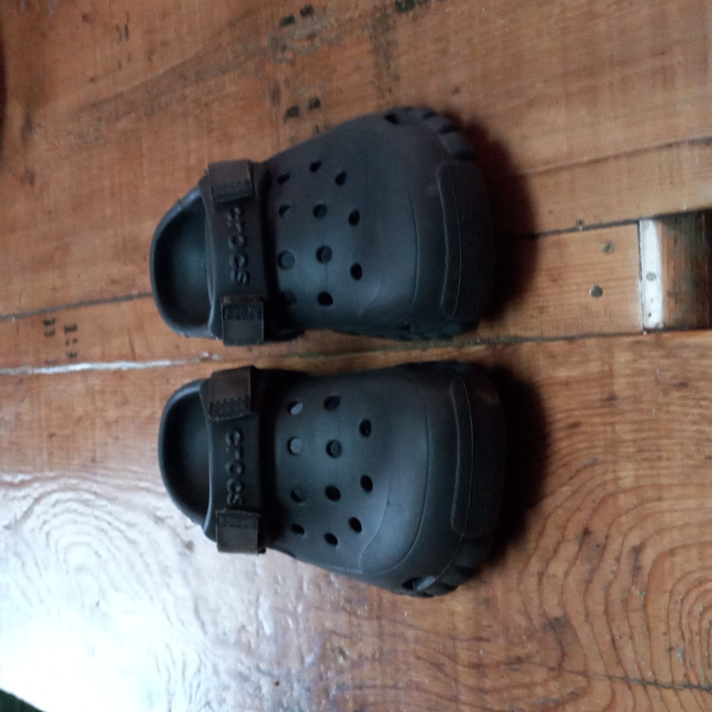 Crocs off road size 7.5 espresso color